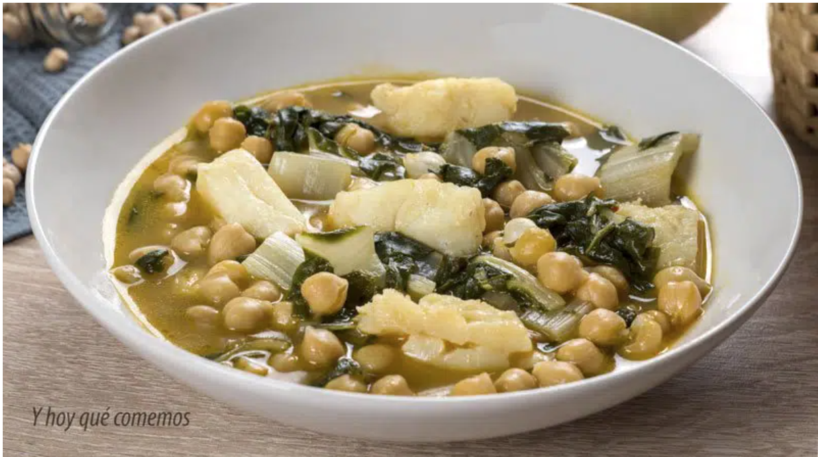 Ensalada de pimientos asados atún y huevo con potaje de bacalao con  garbanzos y acelgas